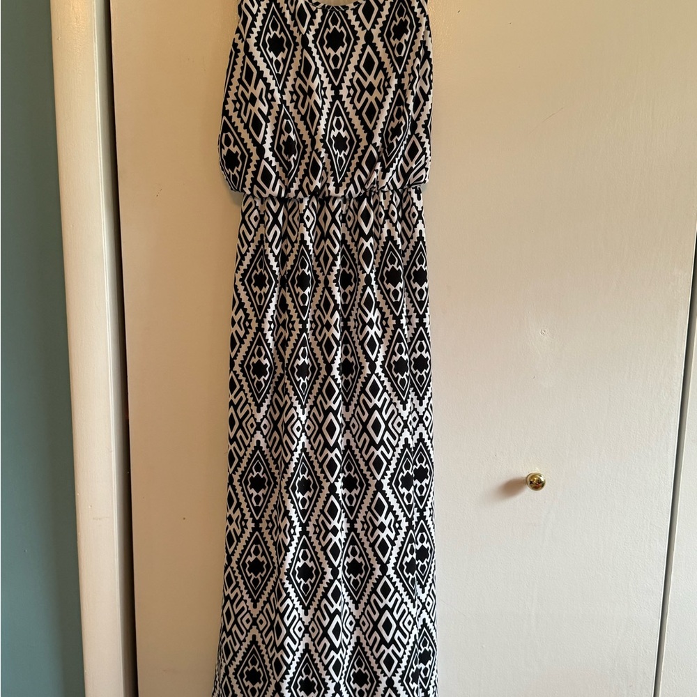 Black and White Geometric Pattern Dress